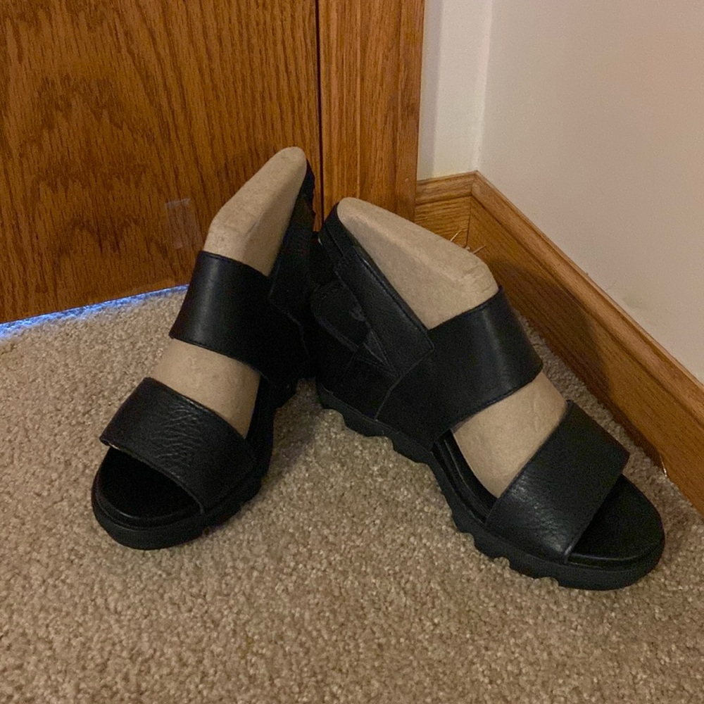 Sorel black wedge sandal - EUC